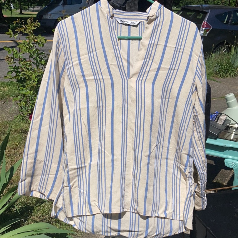 Zara Blouse / Size Small / Blue White Striped